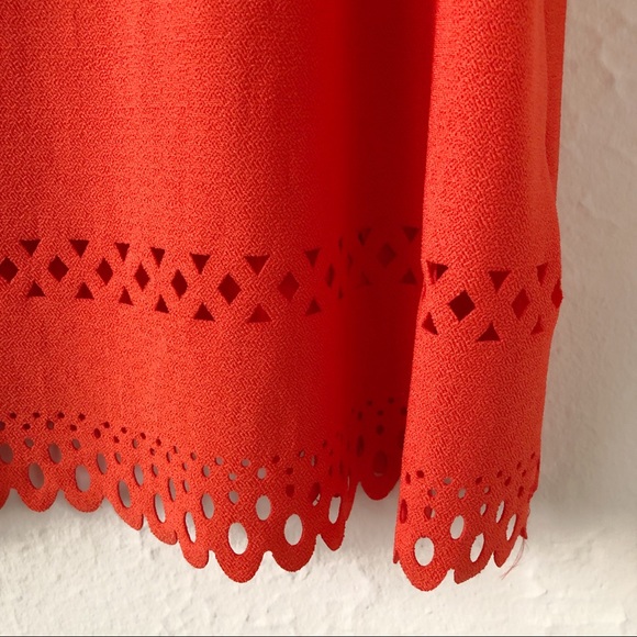 Banana Republic Cut Out Detail Top - L - Picture 3 of 7